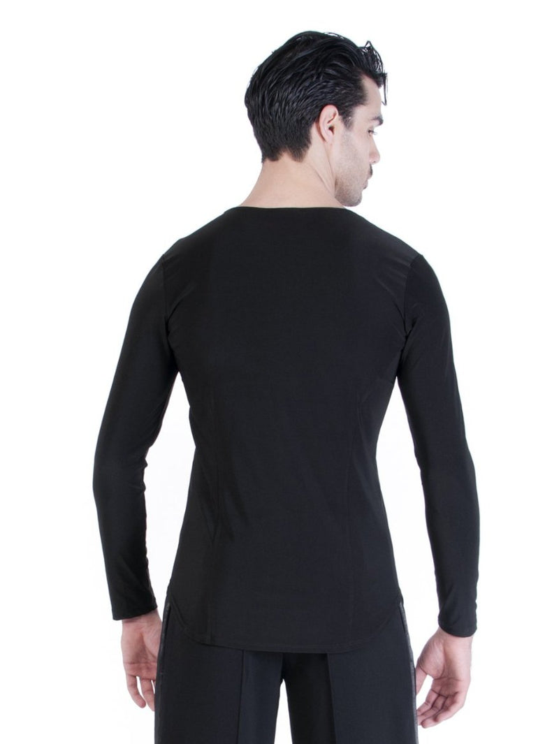 Classic silhouette for men with v-neck and a rounded hem. 